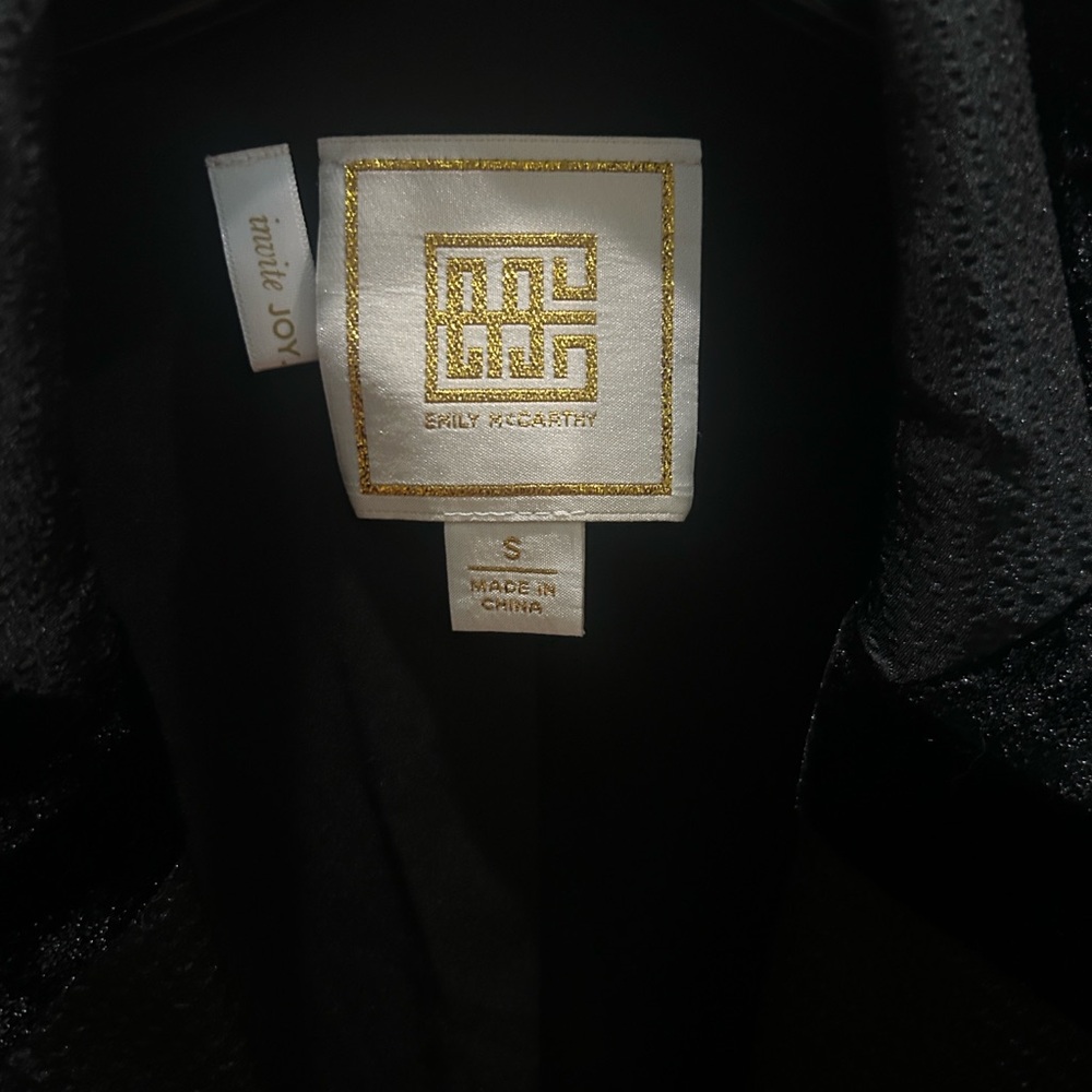 Chic Black Velvet-Trimmed Women's Blazer by Emily McCarthy - Picture 5 of 11